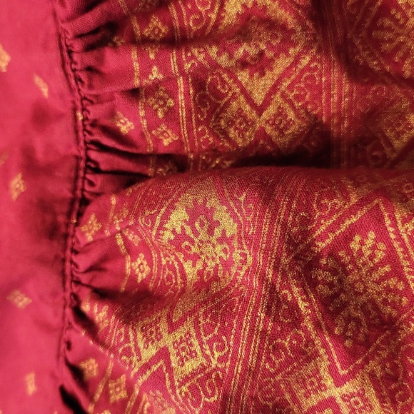 Adorable raspberry colored cotton top with bottom ruffle - Picture 4 of 4